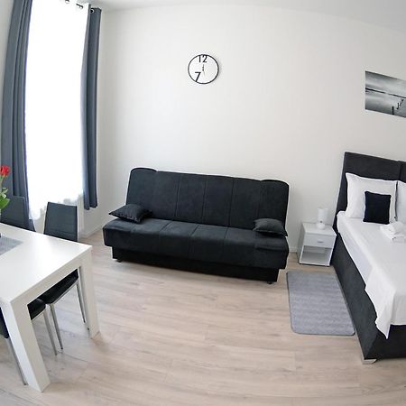Virtus Apartments And Rooms With Free Private Parking زغرب الغرفة الصورة